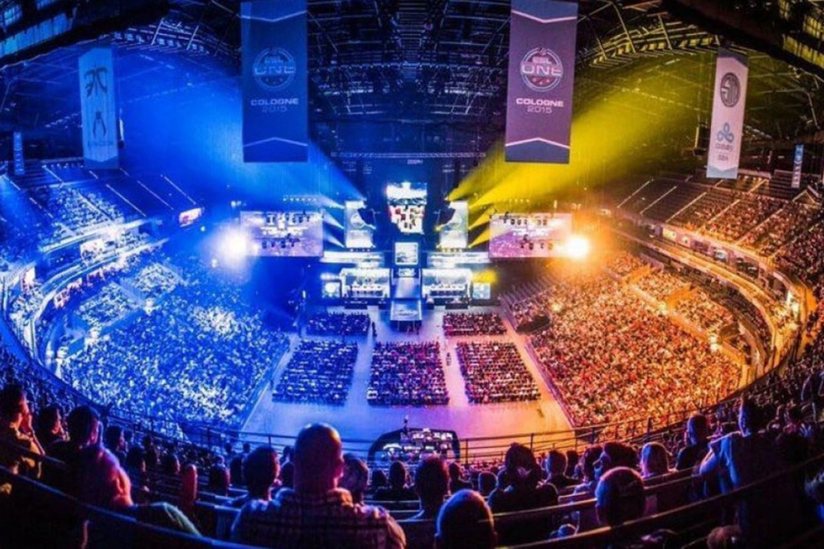Sejumlah tim esport Indonesia terbaik dan ternama yang berhasil mencapai keberhasilan di tingkat internasional.
