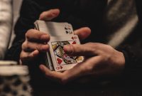 Artikel ini membahas mengenai lima jenis poker yang memberikan dimensi baru dalam sebuah game atau permainan, dijamin anti boring.