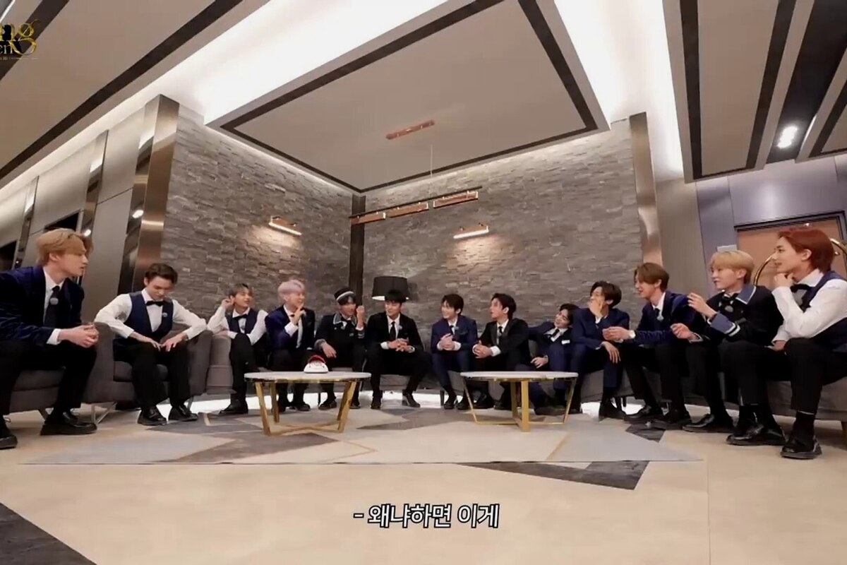 Cara bermain mafia game, permainan yang banyak dimainkan di Korea Selatan contohnya oleh idol group Seventeen dalam variety show mereka.