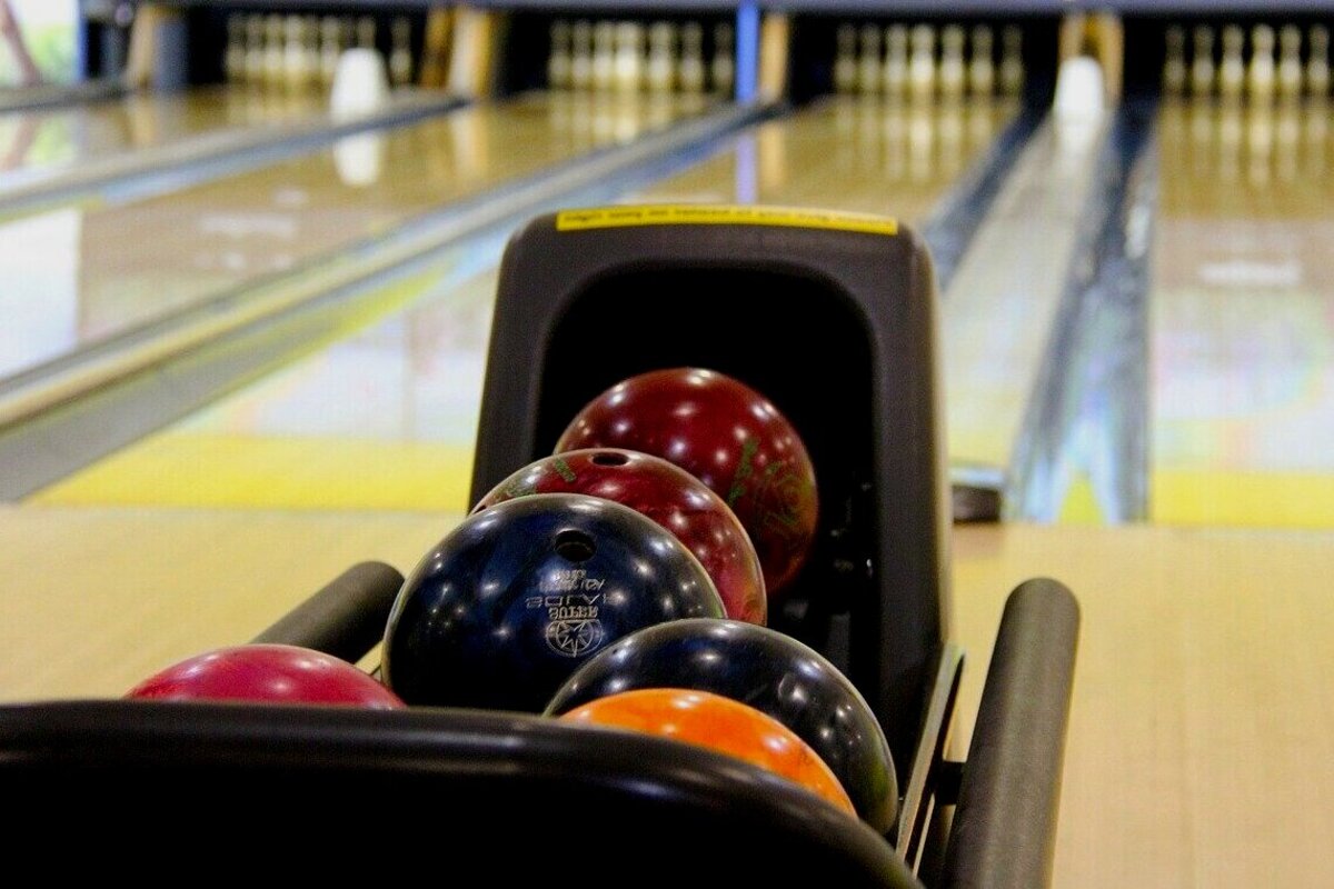 Berbagai rekomendasi permainan bowling menyenangkan.