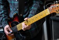 Artikel yang membahas mengenai beberapa rekomendasi game gitar terbaik dari berbagai situs web dan juga aplikasi yang bisa Anda coba.