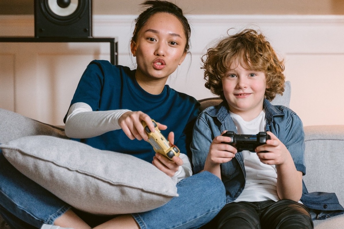 Beberapa manfaat video game untuk anak-anak maupun orang dewasa.