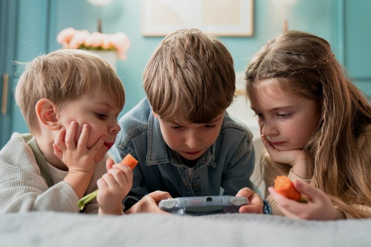 Alasan Tidak Suka Game - Mereka Menganggap Gim Video Sebagai Hiburan Anak-Anak
