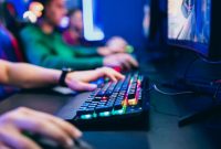 Pembahasan mengenai beberapa para pemain Esports untuk menjaga dan meningkatkan kesehatan, kesejahteraan, serta performamya.