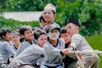 Artikel ini membahas mengenai beberapa permainan buah dan sayur baik outdoor maupun indoor yang seru untuk anak-anak.