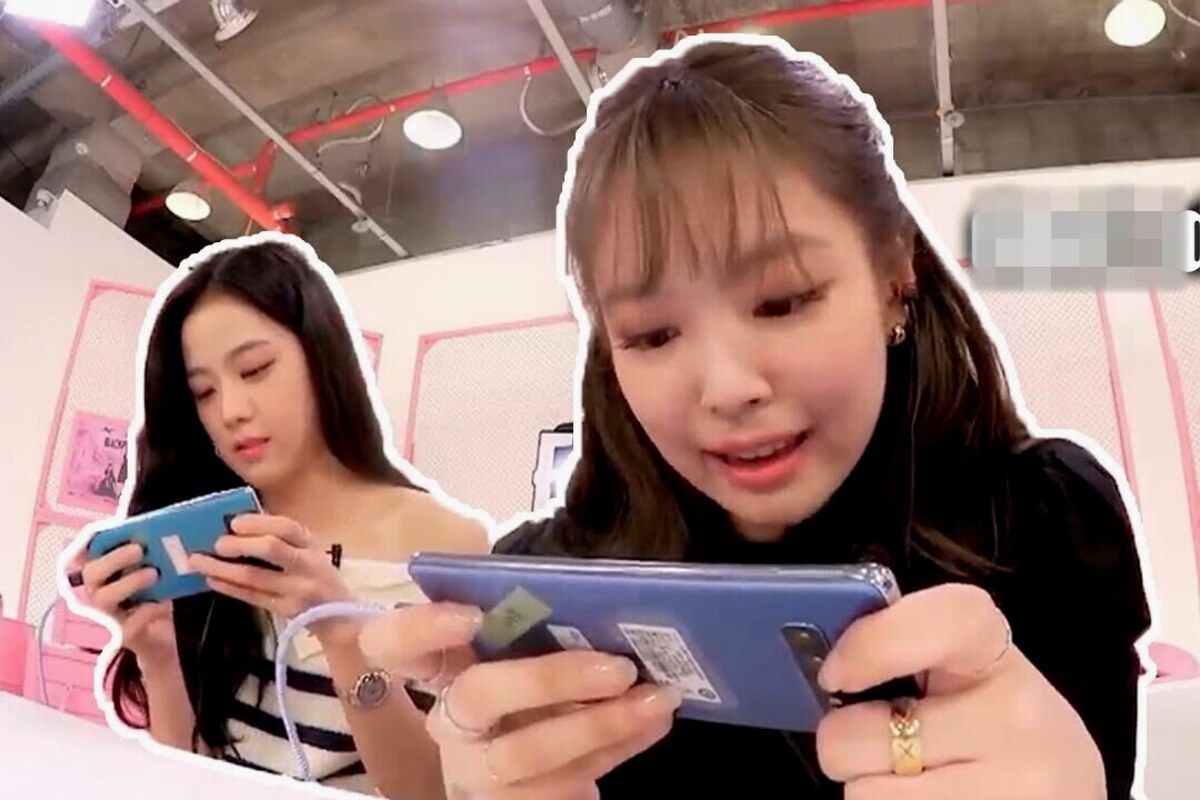 Idol K-Pop Gamer - Jennie dan Jisoo BLACKPINK