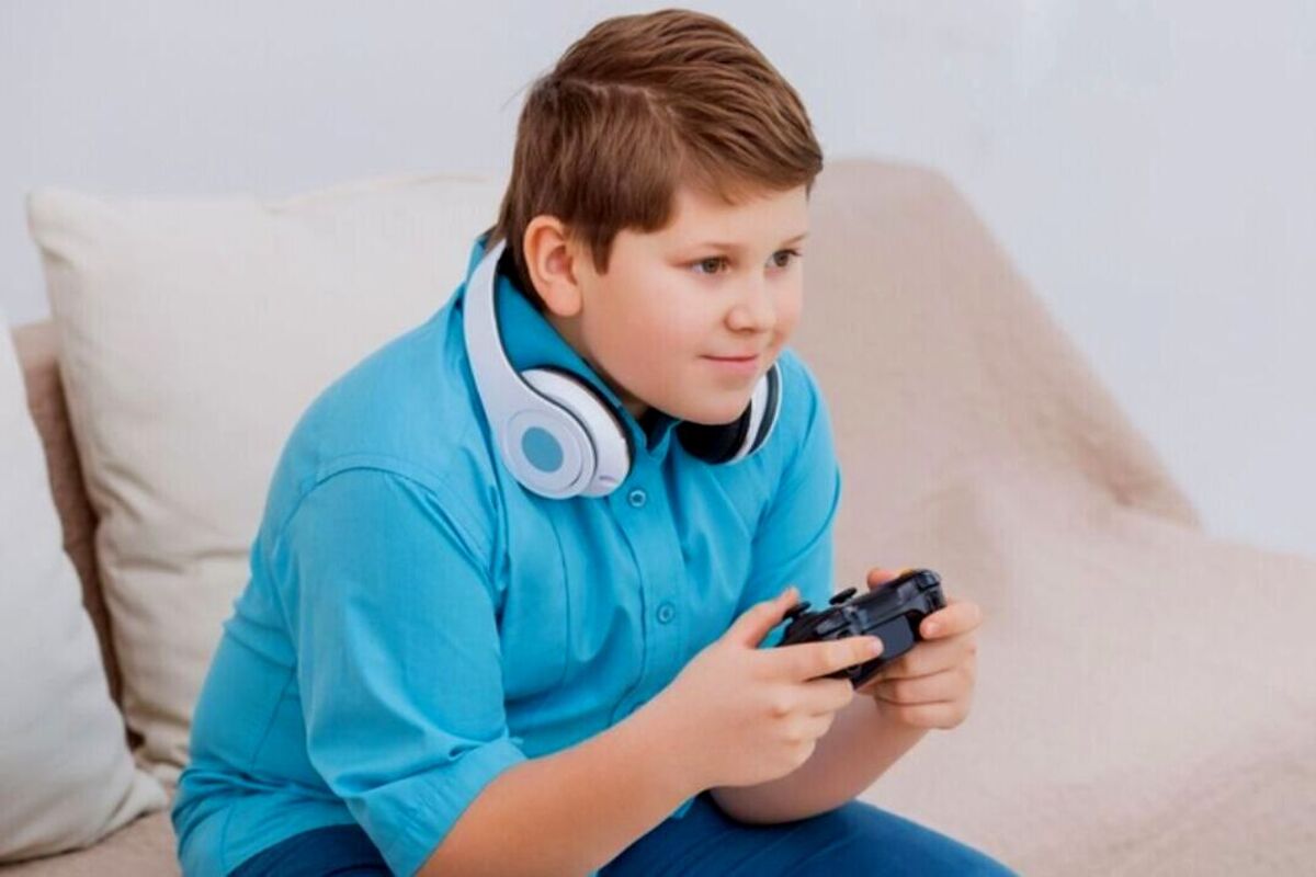 Artikel ini membahas mengenai beberapa manfaat bermain video game untuk anak-anak yang harus orang tua pahami.