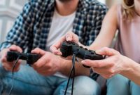 Artikel ini membahas tentang beberapa perbedaan orang suka game dan yang tidak suka game secara psikologis.