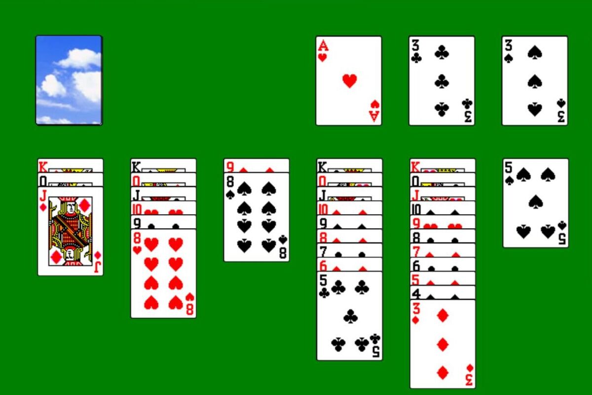 Artikel ini membahas mengenai beberapa manfaat bermain game Solitaire yang sederhana namun sangat baik untuk pikiran manusia.