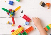 Artikel kali ini membahas mengenai beberapa keuntungan bermain lego untuk anak-anak yang bisa orang tua pahami.