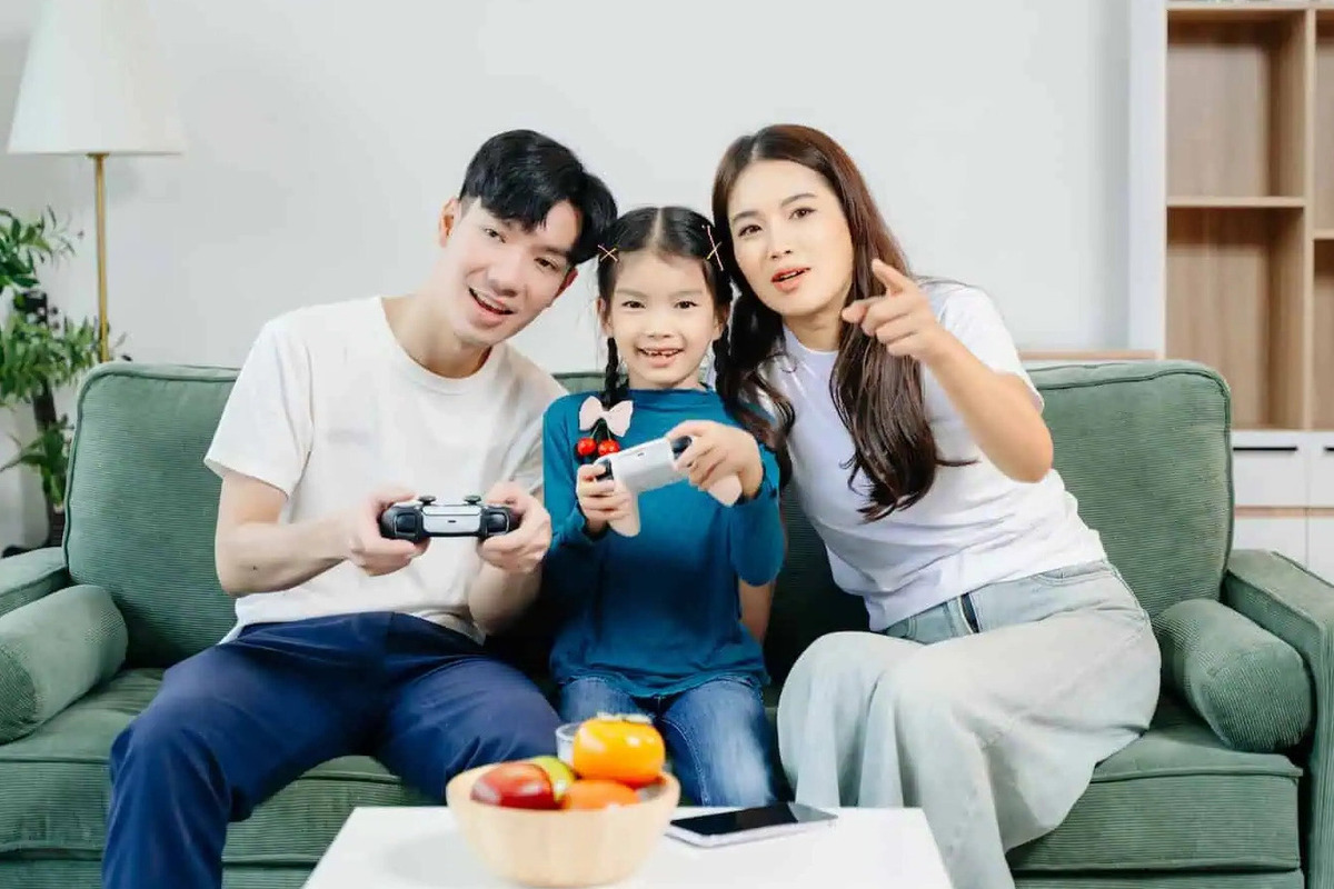 Artikel kali ini membahas mengenai beberapa tips dan cara untuk mengajarkan disiplin pada anak saat mereka bermain game.