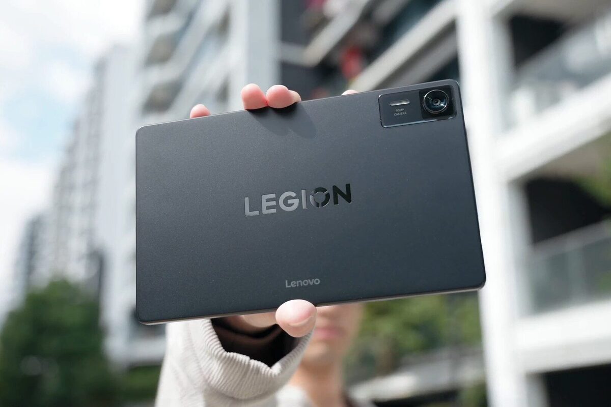 Artikel kali ini memberikan beberapa rekomendasi tablet terbaik yang cocok untuk dipakai bermain game di tahun 2026.