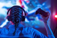 Artikel kali ini membahas mengenai beberapa cara agar tetap aktif sebagai gamer dengan tetap banyak berolahraga dan bergerak agar sehat.