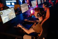 Perbedaan Gamer Senior vs. Gamer Baru dalam Gaya Bermain Game Artikel kali ini membahas mengenai beberapa perbedaan gamer senior vs. gamer pendatang baru dalam gaya bermainnya.