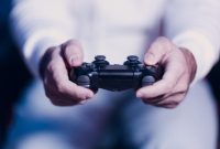 Tips Menyimpan Peralatan PS dan Juga Merawatnya Artikel kali ini akan memberikan beberapa tips menyimpan peralatan PS (PlayStation) lengkap dengan beberapa cara untuk merawatnya.