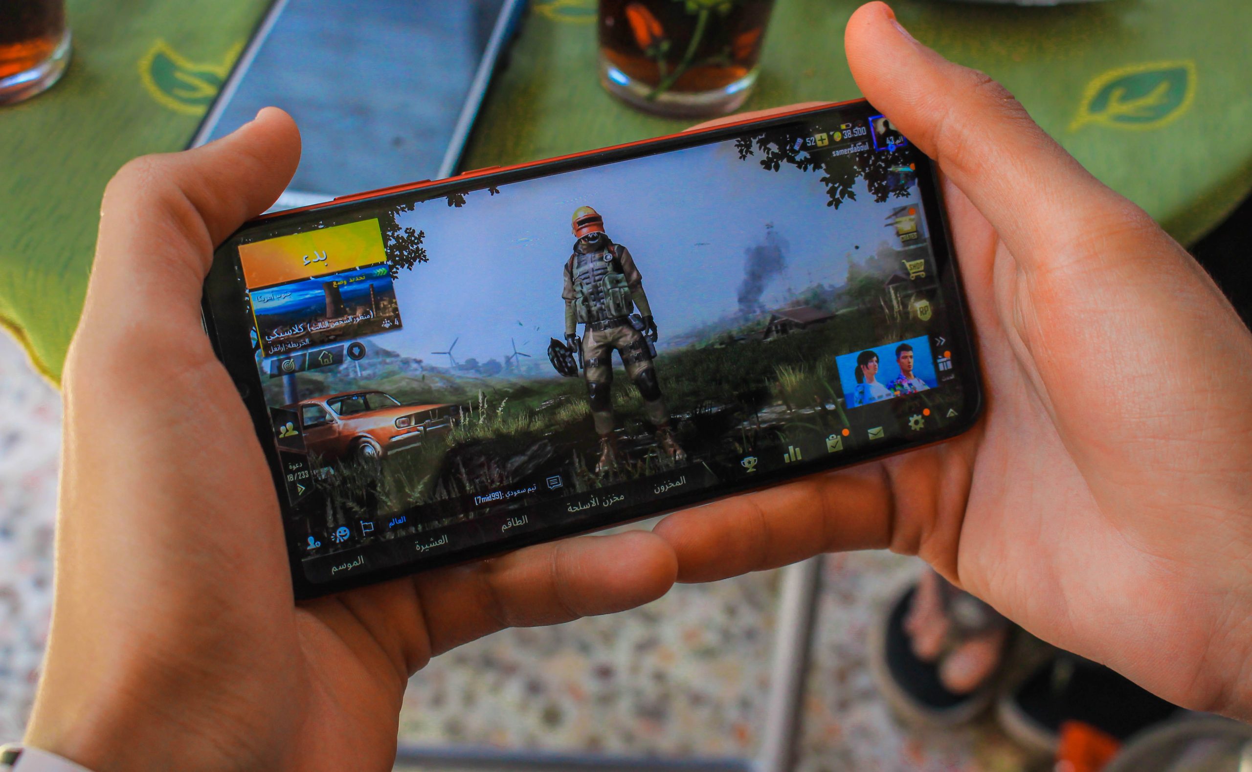 Ilustrasi HP Gaming Layar yang Ideal