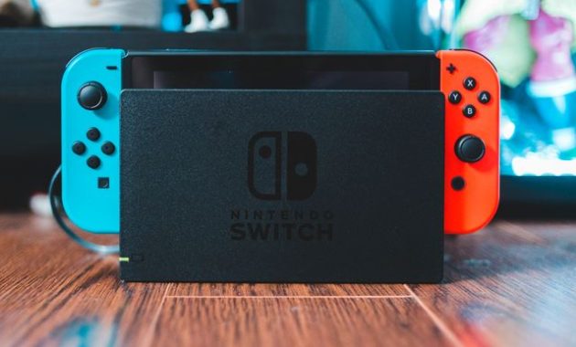 Konsol Nintendo Switch dengan Joy-Con neon / pexels-introspectivedsgn